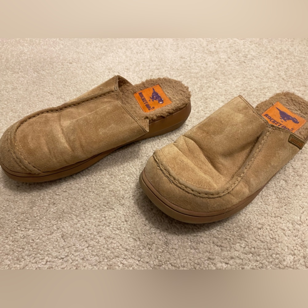Woman’s Rocket Dog Size 10 Tan Clog/Slides - image 2